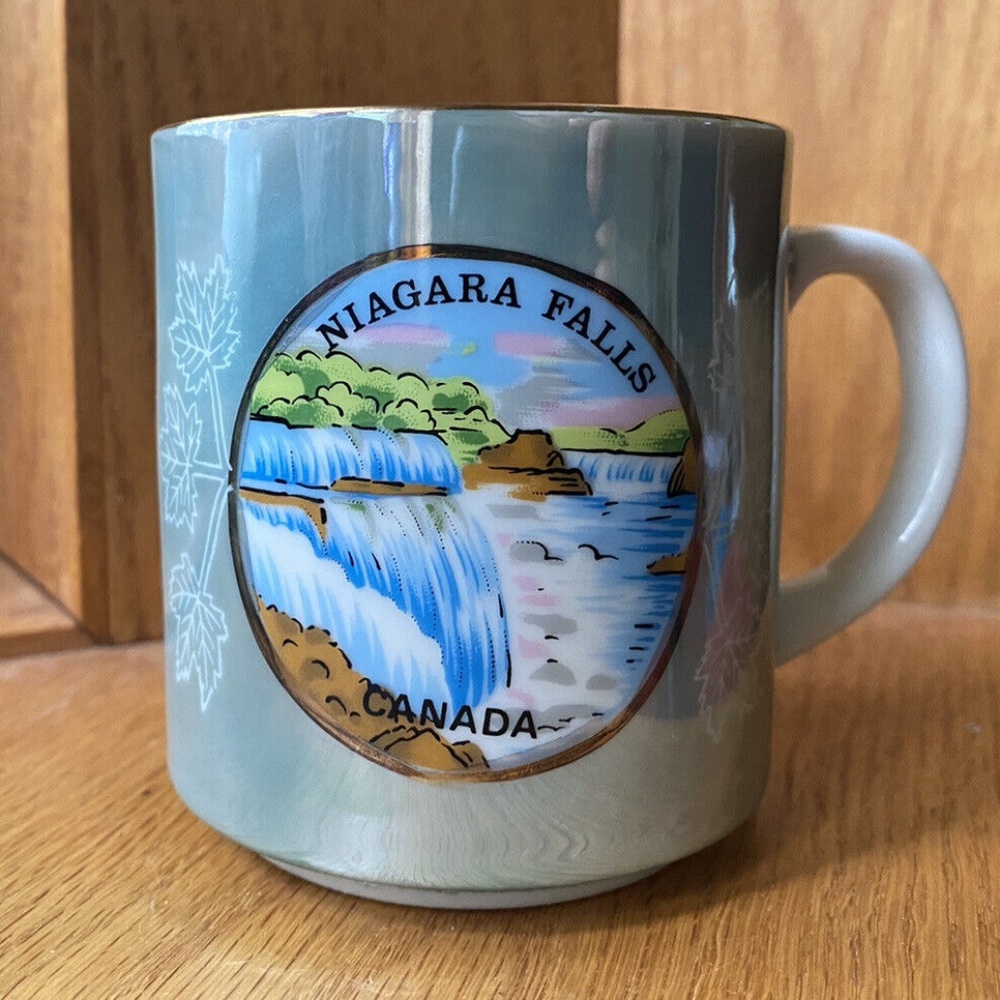 Vintage coffee mug Niagara Falls Canada Maple leaves Japan K